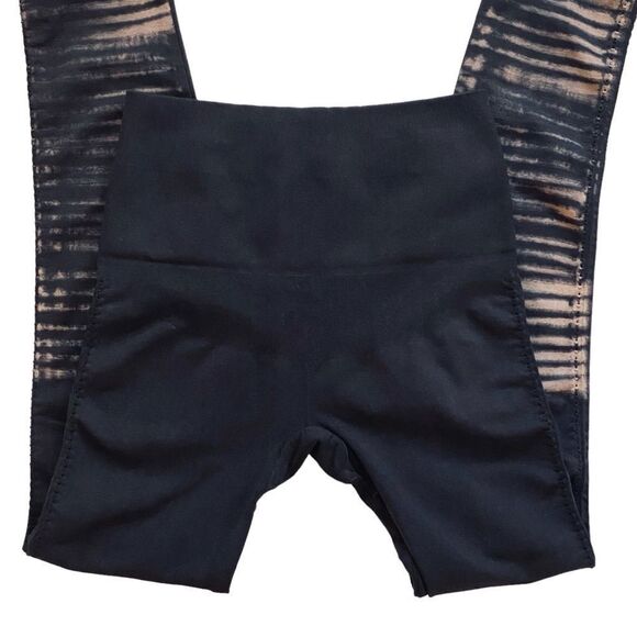 Free People Movement Washed Barely There Black Tie Dye Leggings Sz XS/S NWOT - Picture 5 of 16